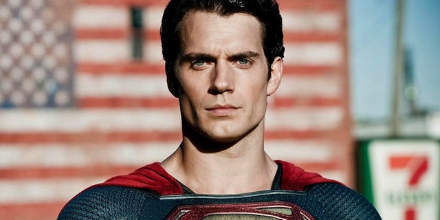 ComicBookNOW's tweet photo. HENRY CAVILL Fans Are Demanding His Return in a New SUPERMAN Movie
https://t.co/nXRaZMrClf https://t.co/bA3n6vfdB5