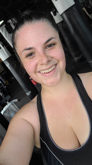 It's BEAT UP BOYS o'clock  workout ▪︎ boxing gloves ▪︎ dominatrix https://t.co/kgzEjq6MvT<a href="/tag/latex"class="tags"><span>#latex</span></a>