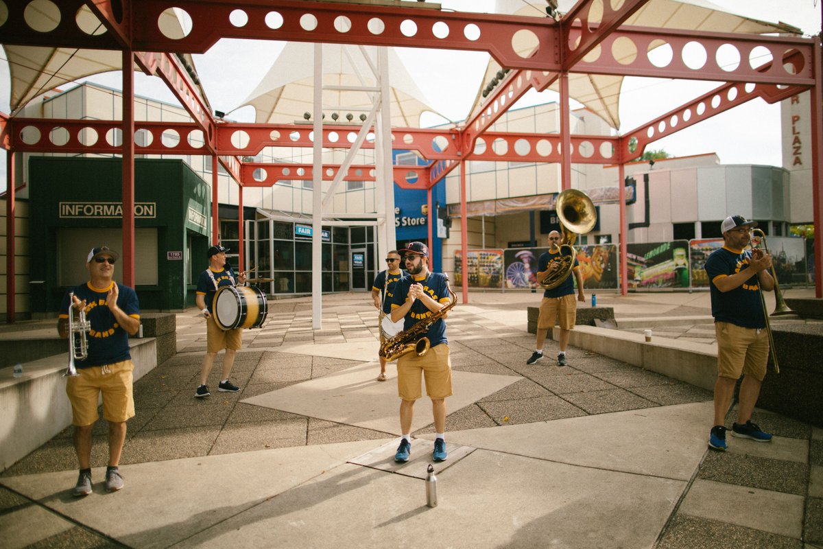 Let's give a massive shout-out to @jackbrassband for performing at the Food Parade! 🎺

Thanks to @MazdaUSA, they performed ALL 13 days! 👏👏 

📷: Andy Berndt