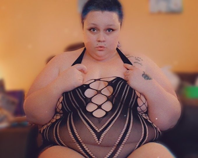 💦 Subscribe to my FREE OnlyFans! 💦 &bull; fat 🍑🎂🍭 &bull; adorable ☺💙🎀 &bull; fetish friendly ⛓🔪💦 &bull; F R E E    F O R<a href="/tag/mvsales"class="tags"><span>#mvsales</span></a>