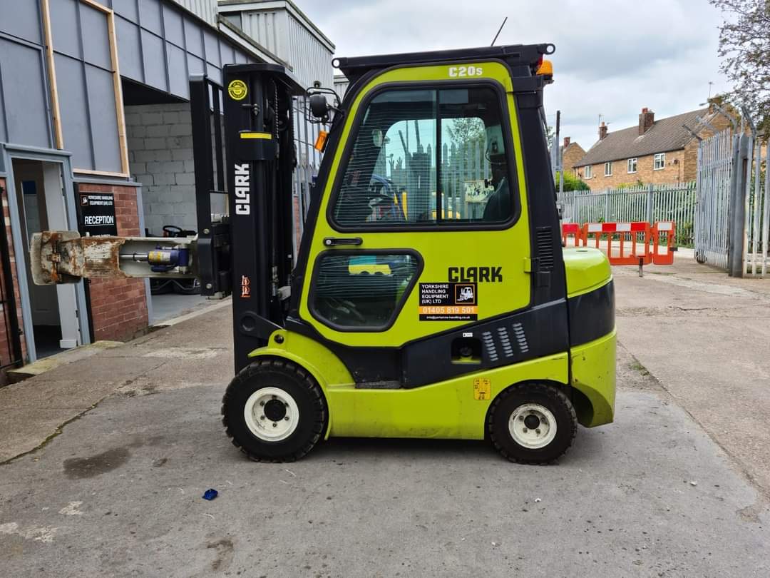 yorkshandling's tweet photo. Wow 171 hours from new! 
For sale or hire.
With or without the clamp. https://t.co/EYSc7U2xue
