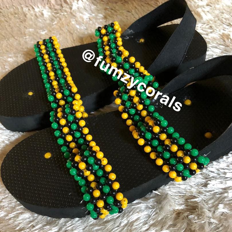fumzy_corals's tweet image. Our "ARIKE" flip flop sandals are ready to be shipped..
Delivery is made nationwide...
_
_
#flipflopsandals #sandalsbyfumzycorals #beadmaker #sandals #fumzycoralstotheword