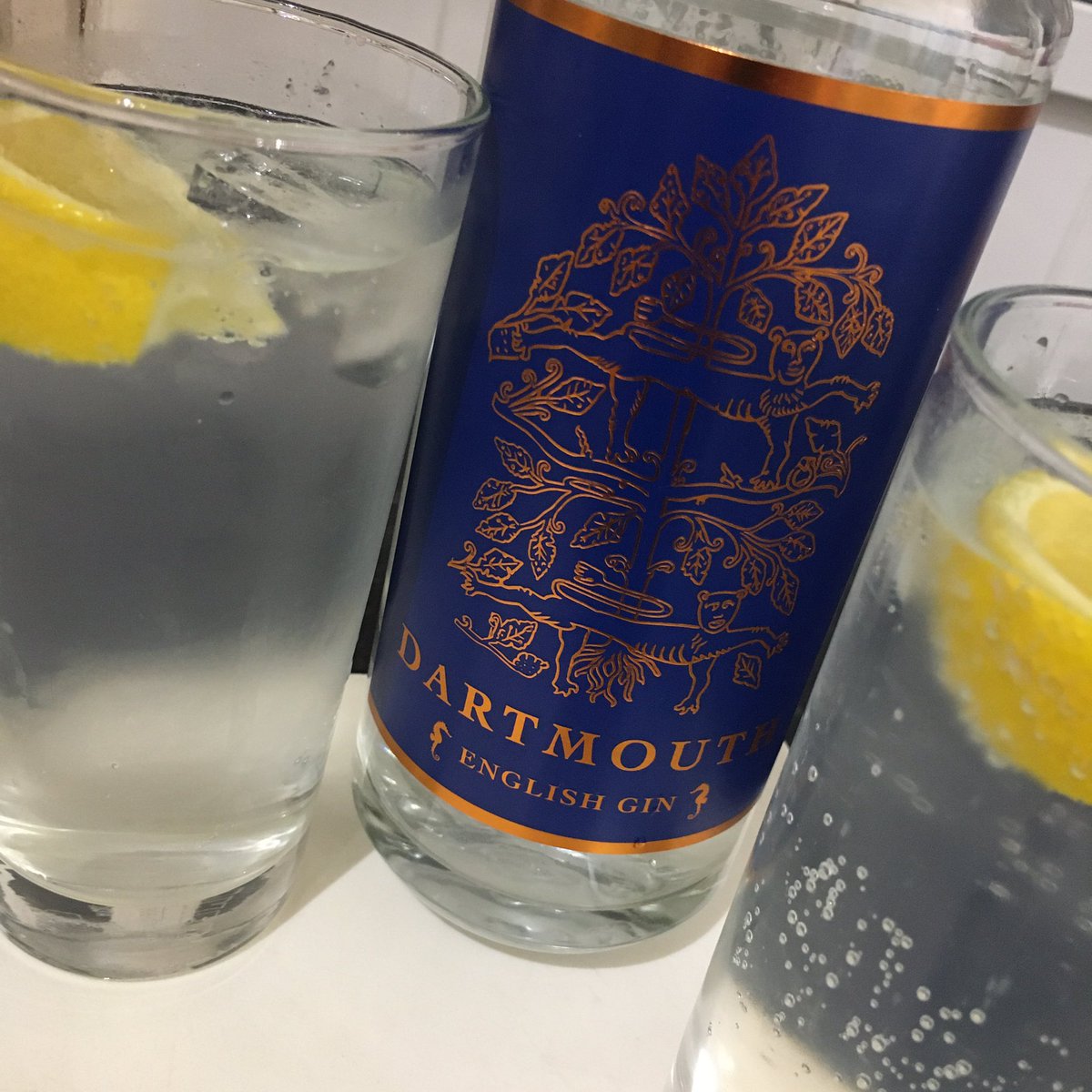 AylaClare1's tweet photo. Celebrating first day at new work for hubster & first visit to boys’ new school calls for a celebratory, perfectly named, @DartmouthGin (thank you @jockanese1066) #ByeByeProsecco 👉🏼 #HelloGin #BritanniaInItalia 👉🏼 #InBritannia https://t.co/2KAr7tpX2p