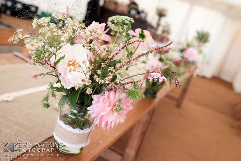 millin_metal's tweet photo. @GardensHour As we got married in late August a few years ago September gardens remind us of our wedding flowers 🤍 https://t.co/73rwJ0YY6f