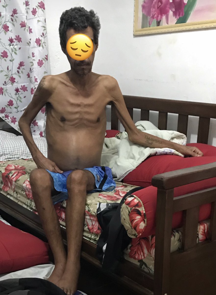 DayanaMoniqueS4's tweet photo. Gente estou com meu irmão em casa,sem comer 1 semana, levo ele para o hospital e lá dizem q não tem oque fazer,nem medicamento passa.ele vai acaba morrendo em casa ele só sabe vomitar e nem água bebê alguém ajuda dando rt todos pelo #Adriano para ver se alguém ajuda 😓 https://t.co/xUQyPN4f8q