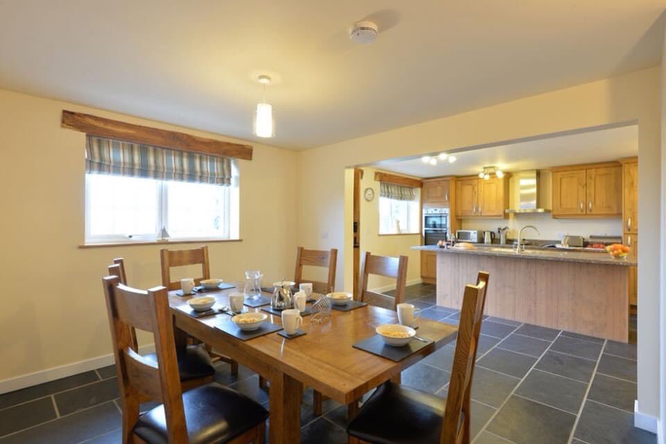 llysholidays's tweet photo. Due to last minute cancelation we have availability for 2 weeks from 11 - 24 of September in Llys Bach. 
DM for more information.

Mae gennym aergaeledd munud olaf rhwng 11 a 24 o Fedi yn Llys Bach
Anfonwch negas am fwy o fanylion. https://t.co/ErsOyxdeST