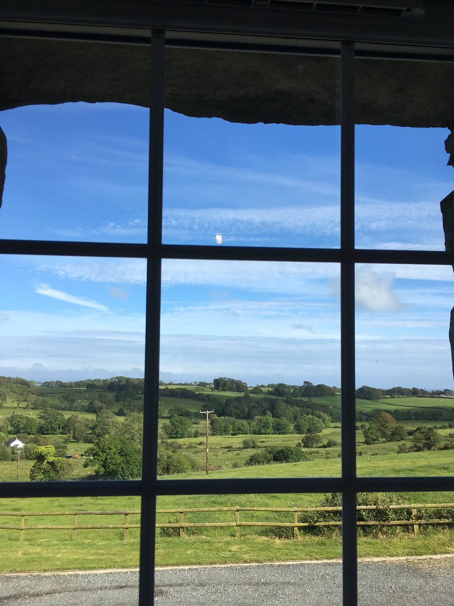 llysholidays's tweet photo. Due to last minute cancelation we have availability for 2 weeks from 11 - 24 of September in Llys Bach. 
DM for more information.

Mae gennym aergaeledd munud olaf rhwng 11 a 24 o Fedi yn Llys Bach
Anfonwch negas am fwy o fanylion. https://t.co/ErsOyxdeST