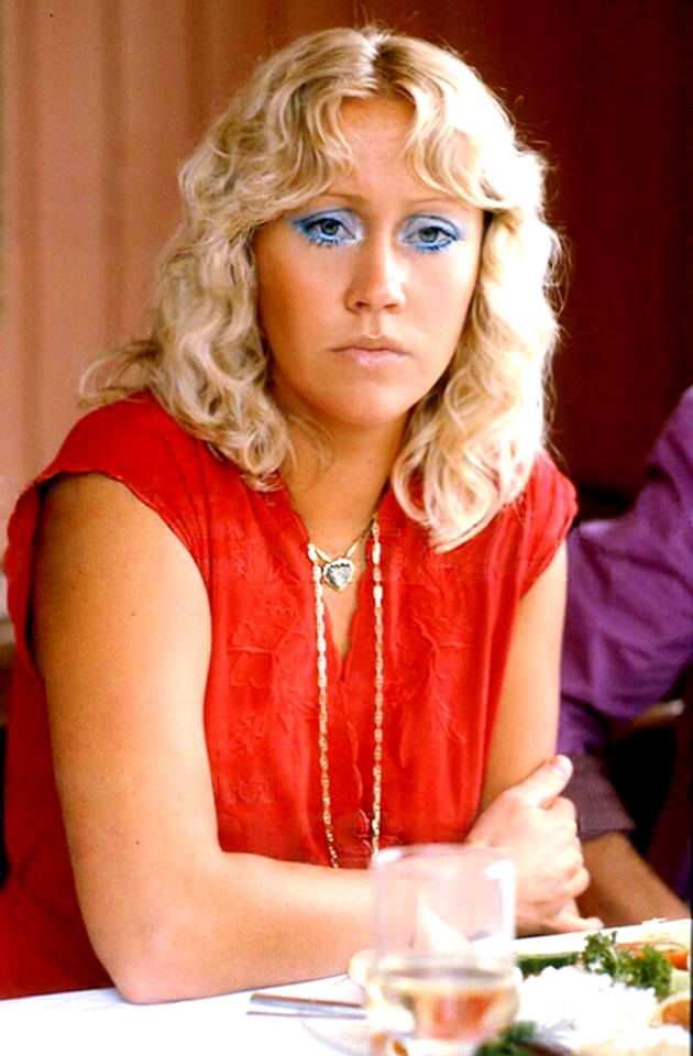 AndrewJazzie's tweet photo. Proof that hard times can fall on anybody.

Agnetha Faltskog from Abba is having to work in the Yorkshire Job Centre.

#theyorkshirejobcentre 
#YorkshireJobcentre https://t.co/ZhQh9UprrV