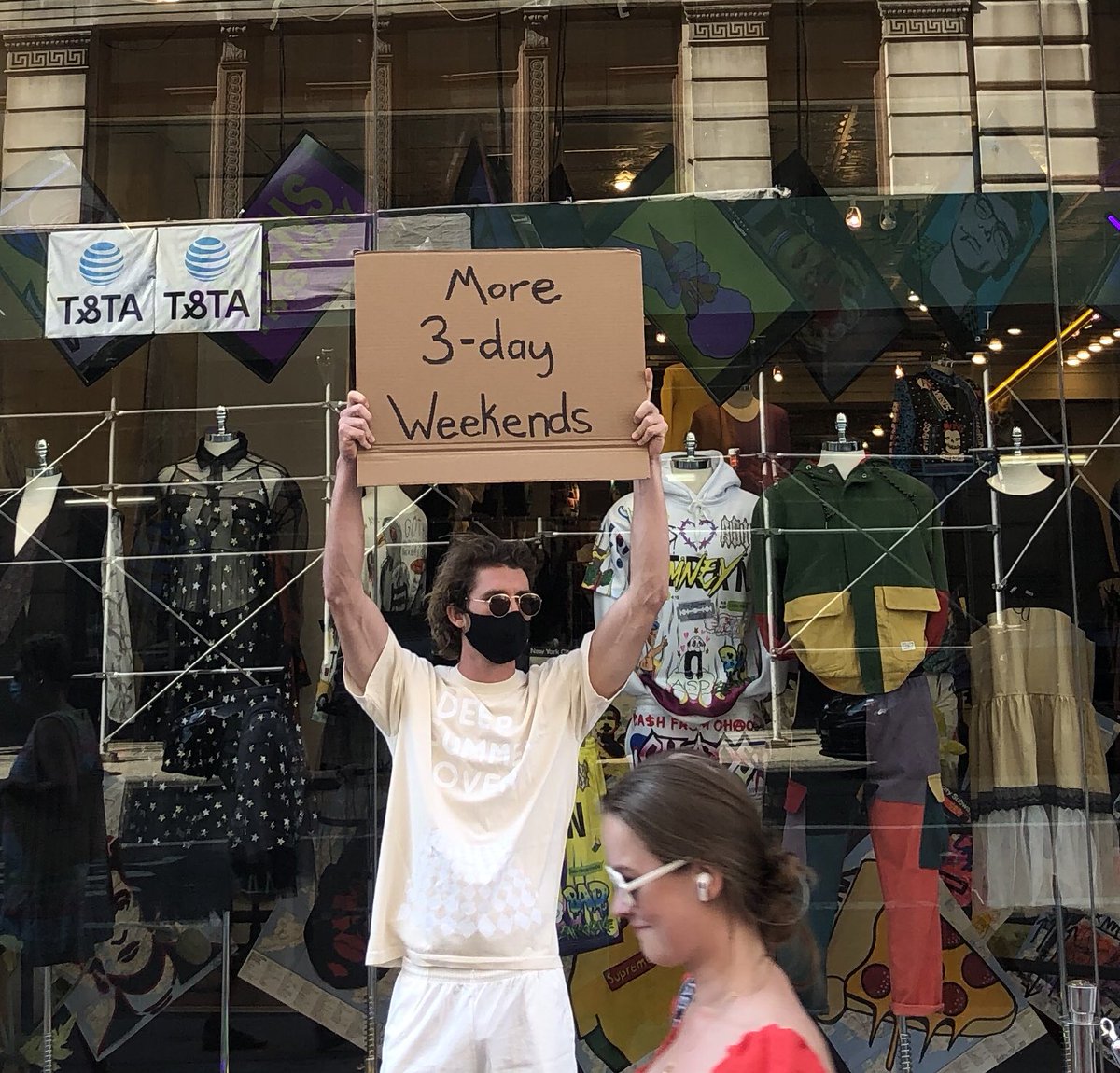 seth (@dudewithsign) on Twitter photo 