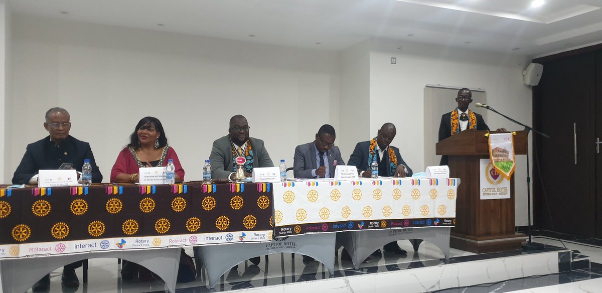 RRD9101's tweet photo. J'assiste en ce moment à la magnifique rentrée solennelle du Rotaract Bingerville Paris Village. 

#RotaractDistrict9101 https://t.co/QY05w4BKnJ