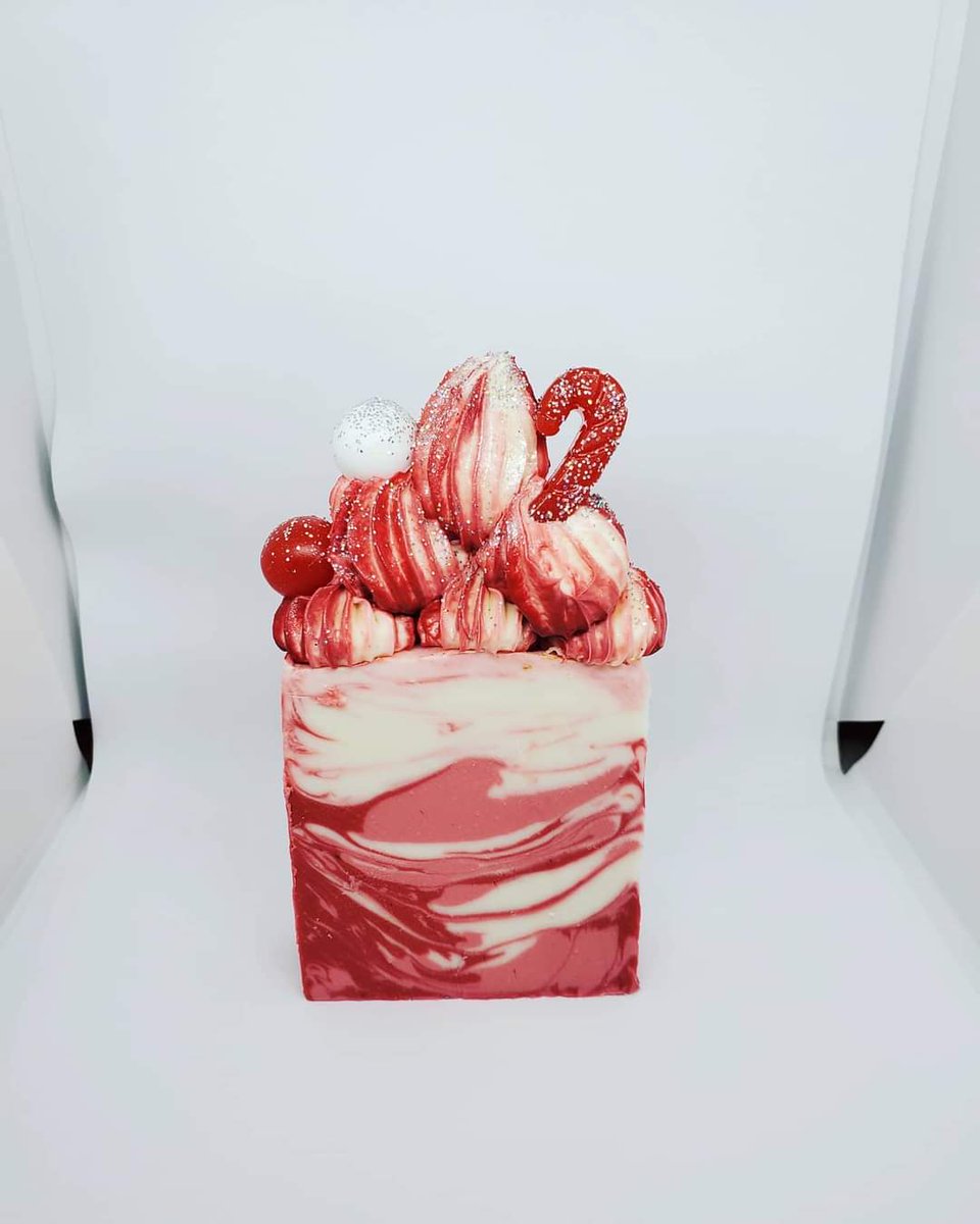 RoyalLoveCo1's tweet photo. Candy Cane Coldpress Soap.
Christmas is here🎄🍬, My first frosting soap. It's not finished yet.
#Soap #soapmaking #Love #homescents #learning #followmyjourney #workinghard #smallbusiness #entrepreneur #homescents #bodycare #candycane #candles #royallove #coldpresssoap https://t.co/DEq0JFUNBR
