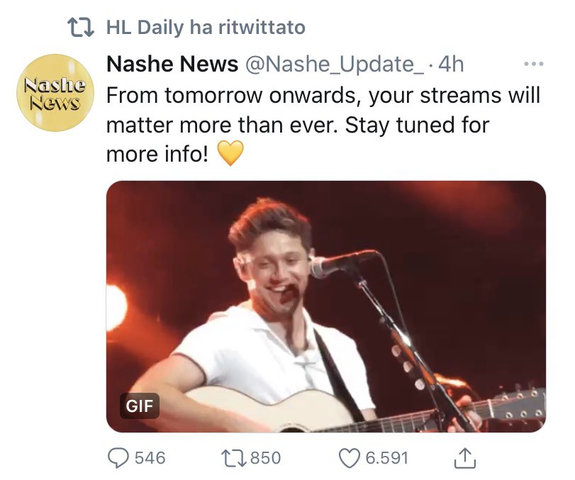 lousunharry's tweet image. Non voglio clownare ma secondo me sta arrivando quella famosa sorpresa che avrebbe dovuto fermare l’intera industria musicale di cui tanto parlava Ashe... 🤡
 #10YearsOfOneDirection