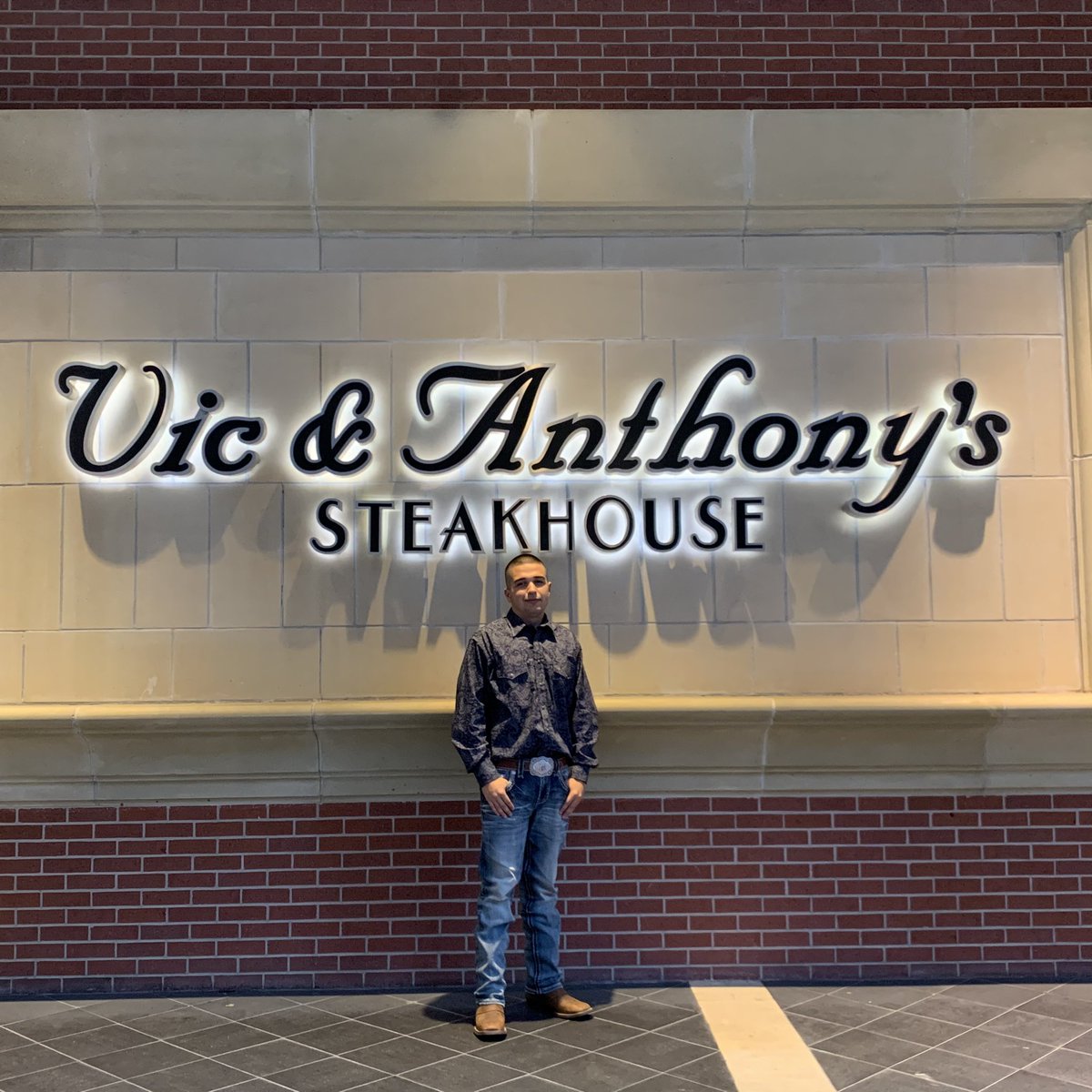 Official_AG2's tweet photo. I am not the type of person to show off my accomplishments or brag about myself. But my hard work is paying off. I got a job as a plant operator at Ascend and I got to take my dad and step mom out to eat and told them to get what ever they want. Just know it’s only up from here🙏🏽 https://t.co/k31YFinV3k