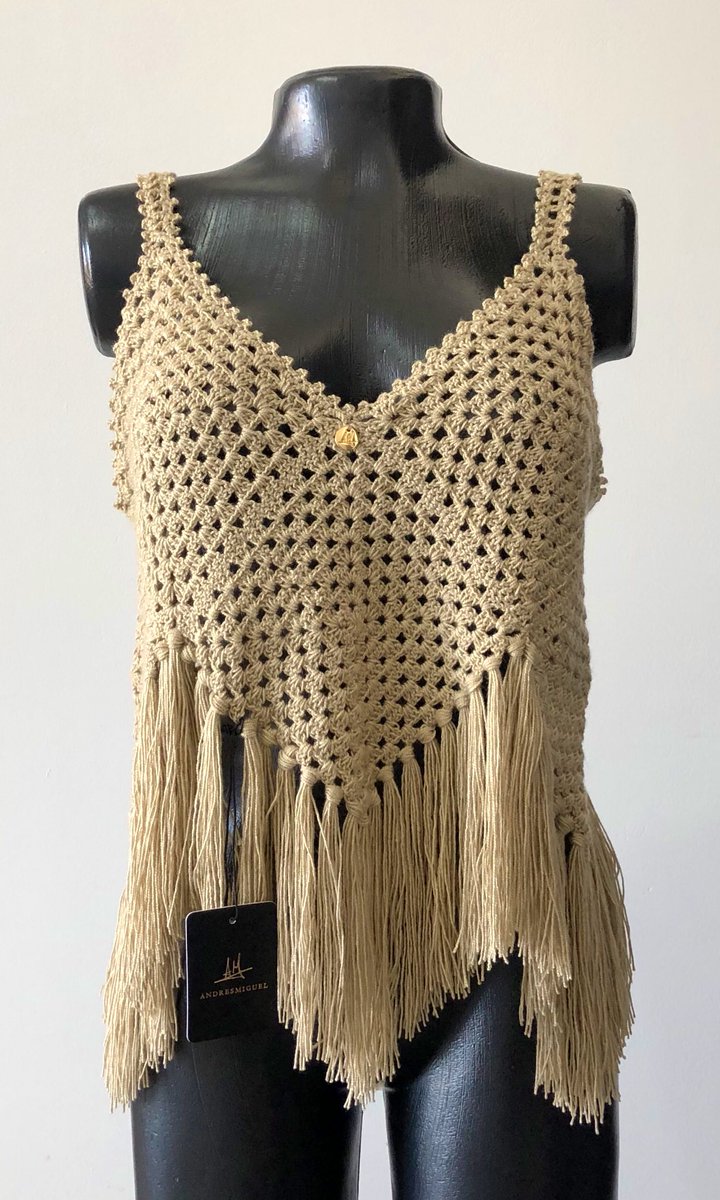 amandresmiguel's tweet photo. #AMtejido 🧶
#Color2020 🎨 
#CamisaTejidaAMano 
#ArtesanasColombianas 
#MadresCabezaDeFamilia 
https://t.co/S7lPE2G9CW https://t.co/q8DaMWoR5U
