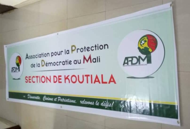 JeuneKonate's tweet photo. Un grand merci à nos jeunes de KOUTIALA #APDM 👍👍👍 https://t.co/8Veodp6PGJ