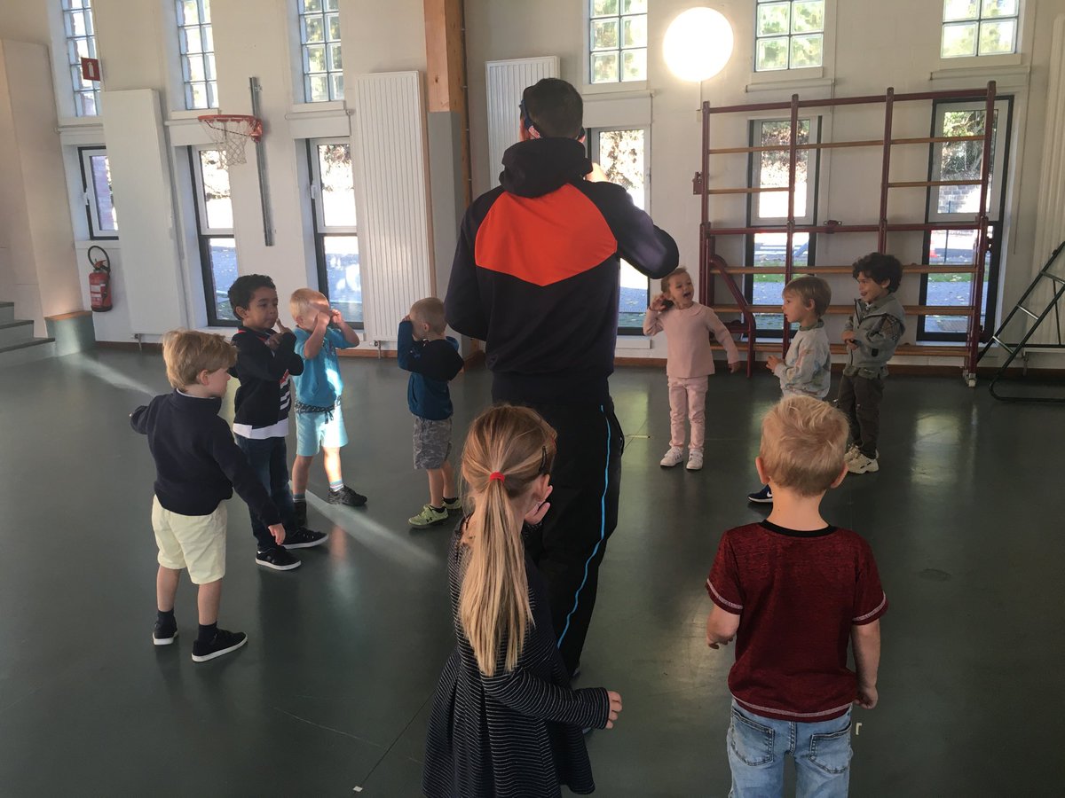 HavenhandJoanna's tweet photo. Fun morning learning in KG@sjis building, creating, reading and movement class with Coach Simon #timbertops #inquiry #danceandmovement https://t.co/4oL3fi2d5N