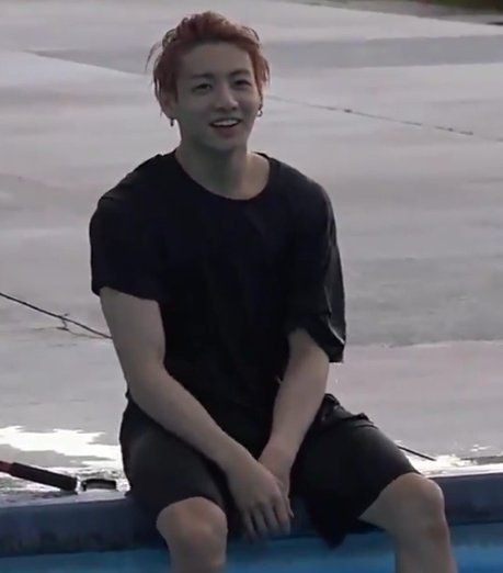 Jungkook's wet hair - a mouthwatering thread