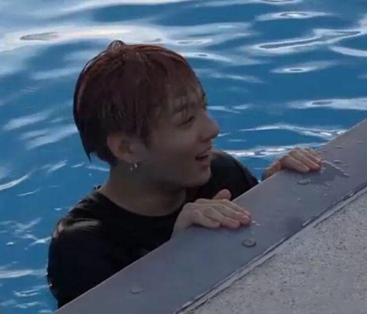 Jungkook's wet hair - a mouthwatering thread