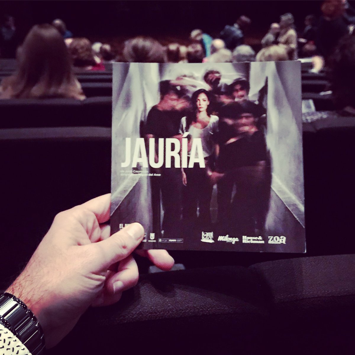 jaffdue's tweet photo. #Jauría Mejor espectáculo de #Teatro
@PremiosMax #23PremiosMax
Dura, seca, desgarradora: necesaria
#teatrodocumento #lamanada #yositecreo #noesabusoesviolación #justiciapatriarcal https://t.co/vbInbj5xrN
