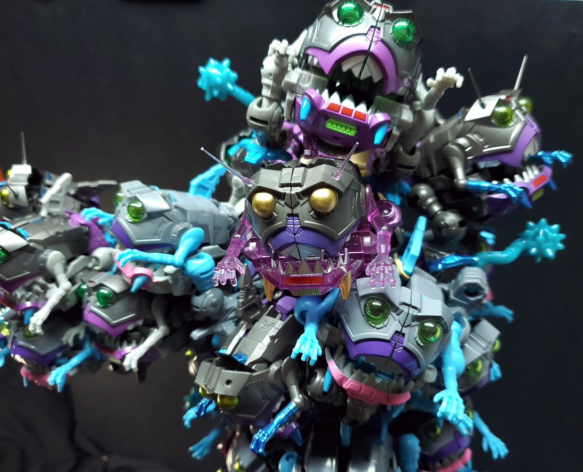 dogcades's tweet photo. I... couldn't resist! @glovestudios 
Dear Andrew, I am no colorist -- but how about this??? #Sharkticon #Transformers https://t.co/jRqmA28EFy