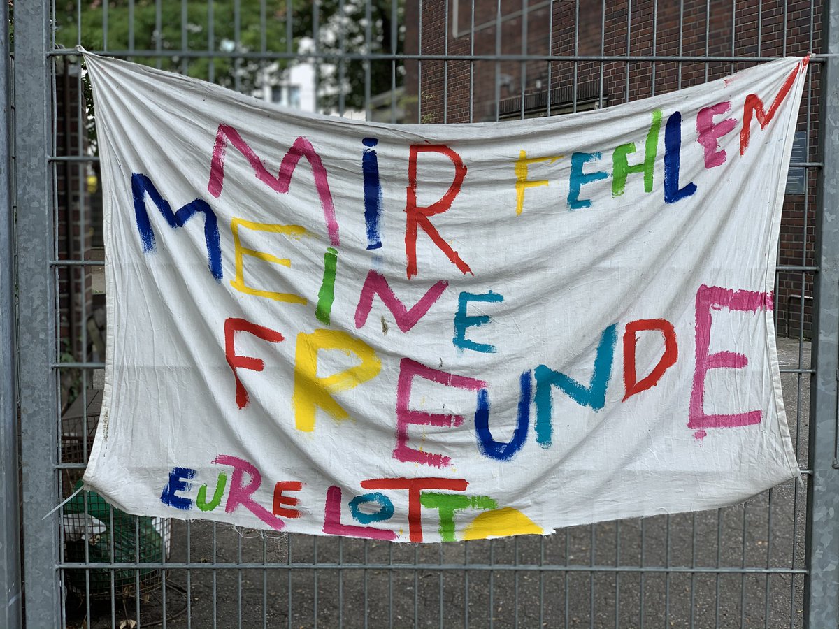 ElternKindKurs's tweet photo. Ich habe mich gefreut, dass Lotta die Möglichkeit bekommen hat, ihr Bedürfnis zu formulieren und es laut in die Welt zu rufen. Aber machen das auch Erwachsene?
https://t.co/uvbD0JzAwJ https://t.co/HMtrLxCu0s