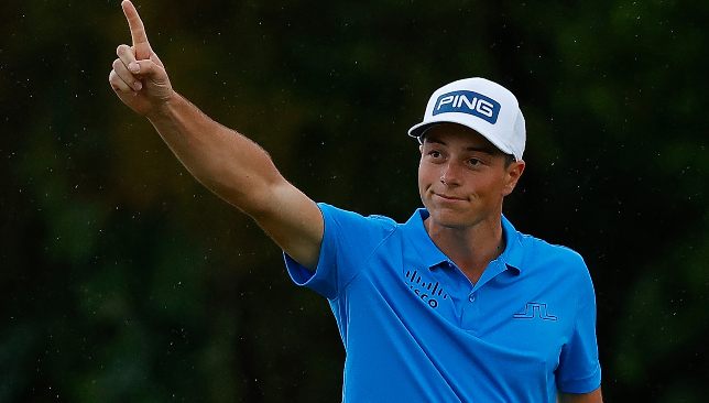 henrikbjornstad's tweet photo. Gratulerer med en helt fantastisk deby-sesong,
Viktor Hovland! 🇳🇴

- 1 seier
- 3 topp 10
- 8 topp 25
- 17/20 cuts

Vi takker for underholdningen under 2019/2020 sesongen, og vi gleder oss til fortsettelsen! 🏆 https://t.co/BRk39YYMEx