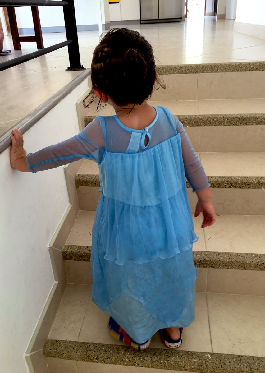 pacheco_cami's tweet photo. ¿Qué representa una escalera? Para algunos una incomodidad en su camino. Pero para los pacientes con Distrofia Muscular de Duchenne (DMD) significa mucho #DMDday @abrazaunsueno @fcdmcol #Duchenne 

*La DMD es una enfermedad huérfana hereditaria que afecta principalmente a varones https://t.co/4wWtnc9PJp