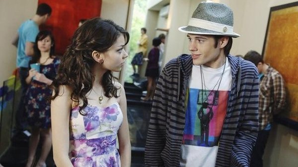 24. Geek Charming (2011) dir. Jeffery Hornadaythis was my absolute favorite dcom growing up. i think this is probably still my fave dcom romance. the plot is very very simple and lacks even some basic nuance, but i think it's super cute and funny and a fun feel good story6/10