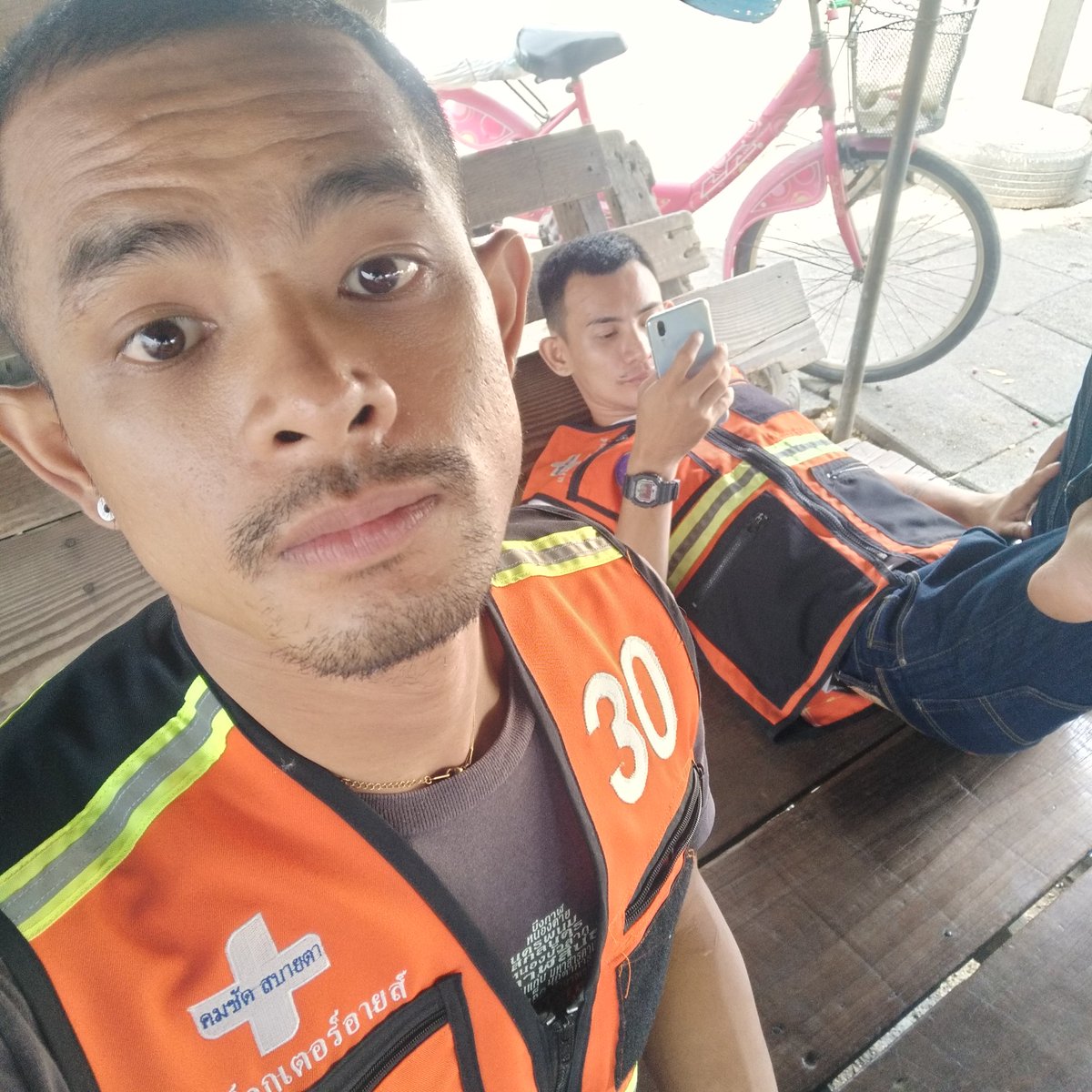 MOMentu81216618's tweet photo. เรียกใช้บริการใด้นะครับวินสาย 5....เมื่อเบอร์ 30 ไม่ว่างก็เรียกเบอร์ 32 ใด้นะครับ เเละยังมีหนุ่มหล่อหลากหลายเบอร์คอยวิ่งรับบริการส่งท่านถึงเตียงนอนกันเลยทีเดียว https://t.co/TNml7fvaTH