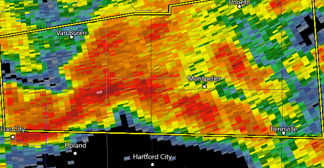 Central_IL_Wx's tweet photo. @Parker_Wx14 Severe warned cell in your state with some rotation. #inwx #severewarning #thunderstorm #nightimestorm #midwestwx https://t.co/cv9n6AyMwv