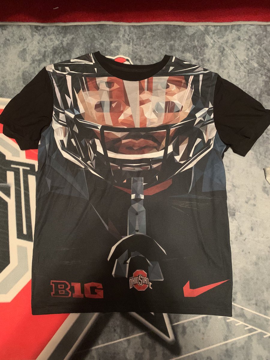 Tblauvelt66's tweet photo. Brought it out today. One of my favorite Buckeyes!  @BraxtonMiller5 Today marks the 5th anniversary of The Spin Move. GO BUCKS ! https://t.co/lyjU2OphSE