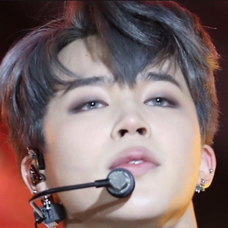 jeonsflirty's tweet photo. when jimin wear his eye-make up 😍 https://t.co/ucgNXzp5BP