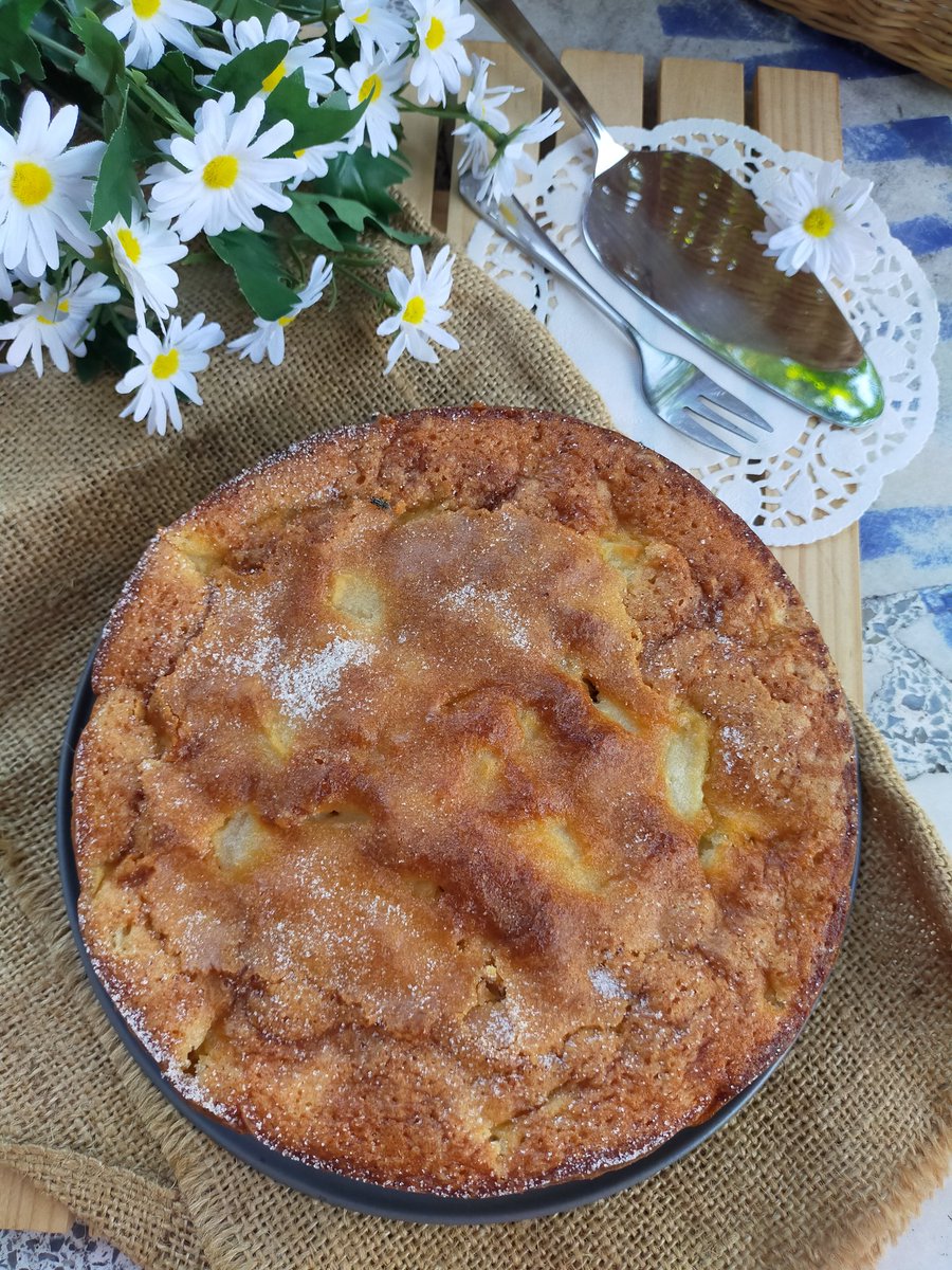 chunnyyii's tweet photo. 🍎🍎 French Apple Cake
it's very soft and nice, warm it up before eating☺️💕
#bakelog https://t.co/FbRUCECKkR