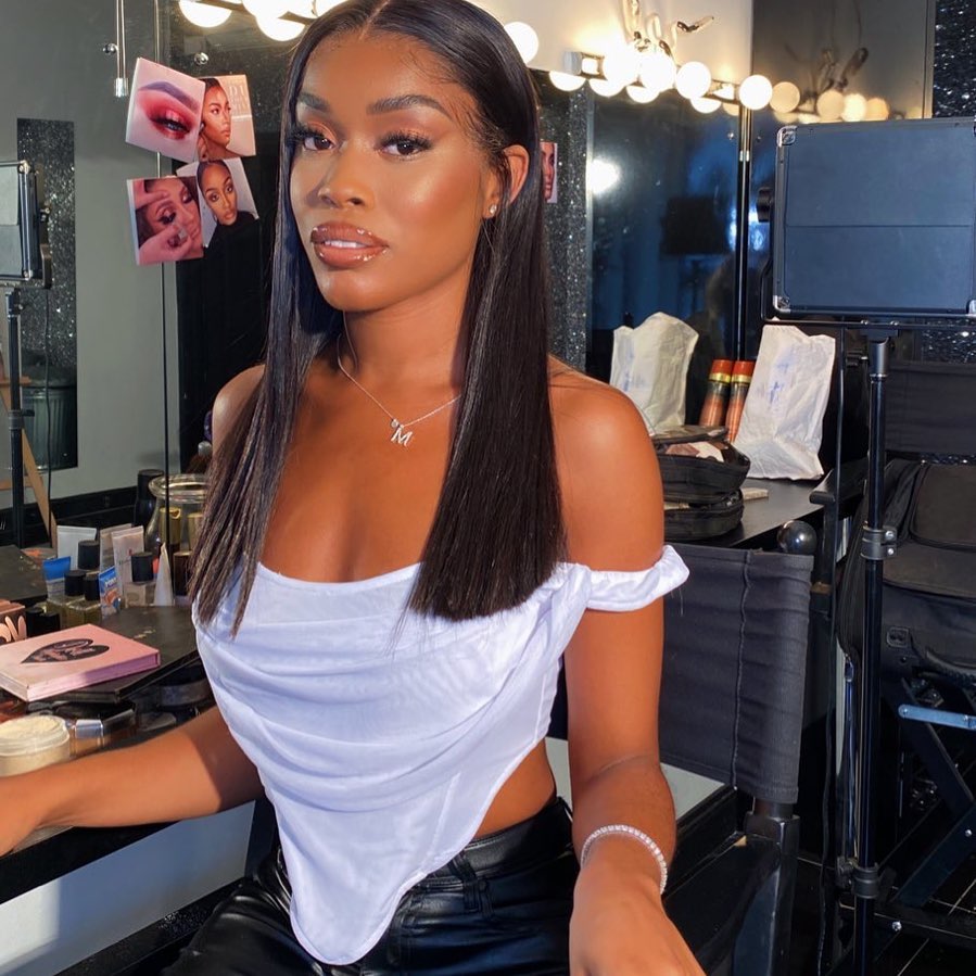 VSHOW3's tweet photo. I can’t see anyone just you🙋‍♀️❤️
Wigs unit: Malaysian straight lace front wig👏❣️ 𝐂𝐨𝐦𝐦𝐞𝐧𝐭 &amp; 𝐃𝐌 𝐟𝐨𝐫 𝐭𝐡𝐞 𝐡𝐚𝐢𝐫 𝐥𝐢𝐧𝐤👈💕
.
.
#vshowhair #vshowwig #hairgoals #haircolor #hairdye #hairstylist #wiginstall #wigslayer #beauty #blackhairmag #makeup #curlyhair https://t.co/OMaiLyUKfx