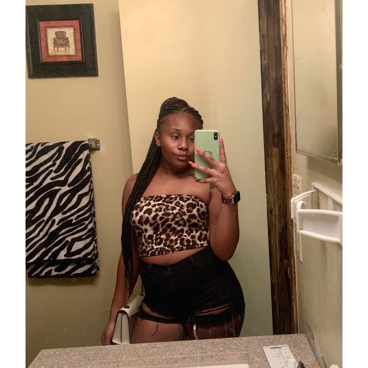 kelsi_hunter's tweet photo. 🐆 https://t.co/ooWPmoIVe4