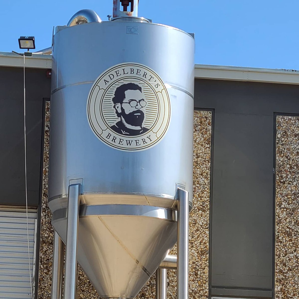 ScarlettLuvsRon's tweet photo. More #geocaching this morning with #MyMonkeyMan. Some fun finds and a reminder of how much I miss #MicroBreweries and being outside πΊπ»π³π
#Geocache #AustinTX #MicroBrewery #TFTC #Monday #Holiday https://t.co/2xhZtjGyTq