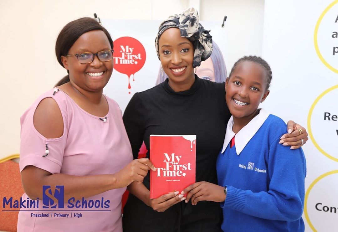 MyFirstTimeKe's tweet photo. Flashback Friday, at @makinischools with the Upper Primary girls and their moms.  an exciting and informative time  as Janet shared her career and life journey but also enlightened the girls and moms on the need to overcome stigma on menstrual health. 
#MyFirstTimeKe https://t.co/fl8HyErB3W