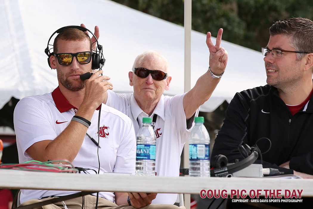 GDSportsPhotos's tweet image. One of my favorite photos...the #BobRob photo-bomb!! I will treasure my BobRob memories forever...with a special smile for his last road trip to USC in 2018. &quot;Always Be A Good Sport, Be A Good Sport All Ways&quot;! #GoCougs🏈🐾  @pat_chun @AlexBrink10 @DaveEmerickMSU @DerekKXLY