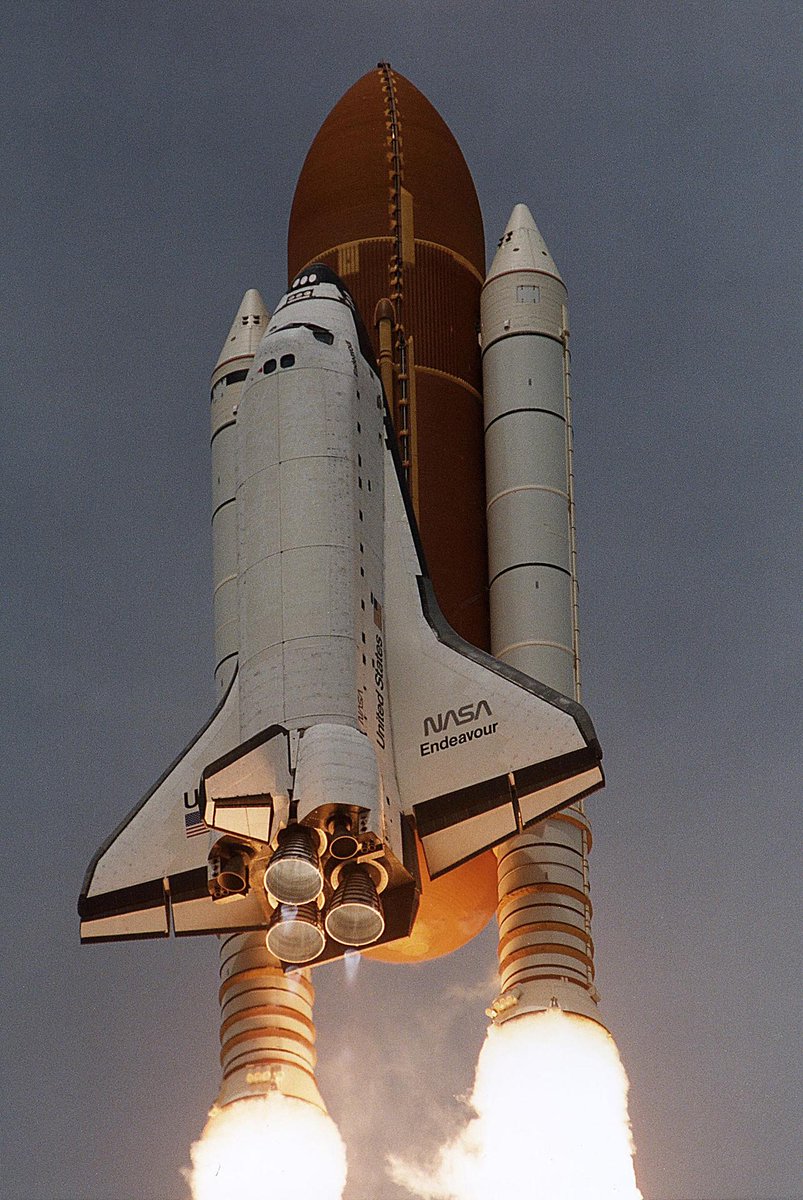 airandspace's tweet photo. 25 years ago today, Space Shuttle Endeavour (STS-69) launched carrying the Spartan 201 satellite. This reusable flight instrument flew 5 times and was deployed for the duration of each mission into a parallel orbit with the shuttle. See it at #UdvarHazy: https://t.co/lYbS0It8C6 https://t.co/TZsLpBXWw4