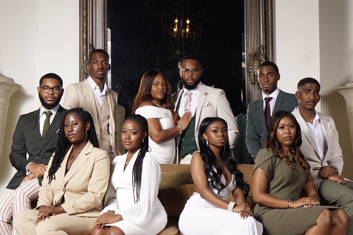ericaniishe's tweet photo. A Family Affair 
♛
2020-21 North Carolina A&amp;T State University Royal Court https://t.co/eo8iR6nP5M