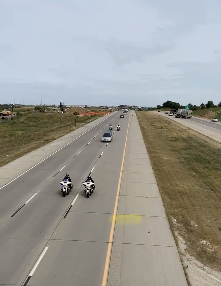 Well done Omaha, Lincoln, and EVERY community in between. Not one overpass was left empty and the escort for Officer Herrera passed thousands of people along the route. The #OPD Motor Unit was honored to assist. via <a href="/OPDOfcFehrman/">Ofc. Dan Fehrman</a>