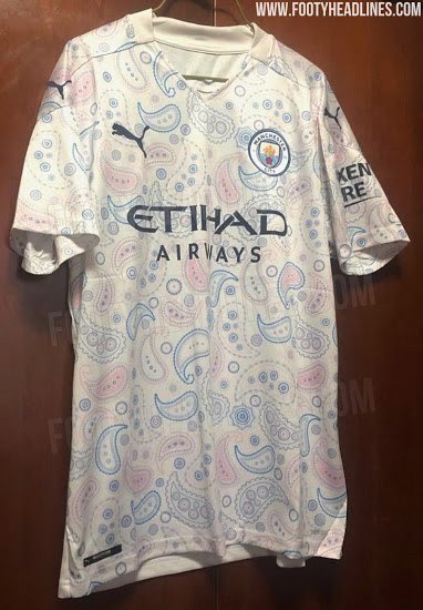 10Simmer10's tweet photo. Who's designing these football kits ..Calvin Klein ? .
#earthakit https://t.co/6Z5F5v7wan