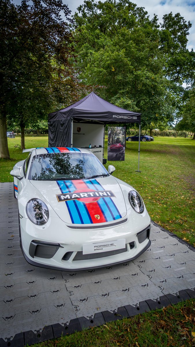 Late call for #MartiniMonday
Let get that last order in 🏁