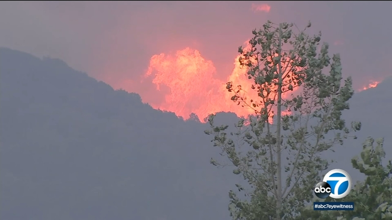 Borderland_Beat's tweet photo. For god's sake people! Stop with the potentially dangerous GENDER REVEAL parties. That is the cause of El Dorado fire in san Bernardino. #ElDoradoFire #GenderRevealParty
TY... #FireFighterMom🤬 https://t.co/8CUIcVFHOB