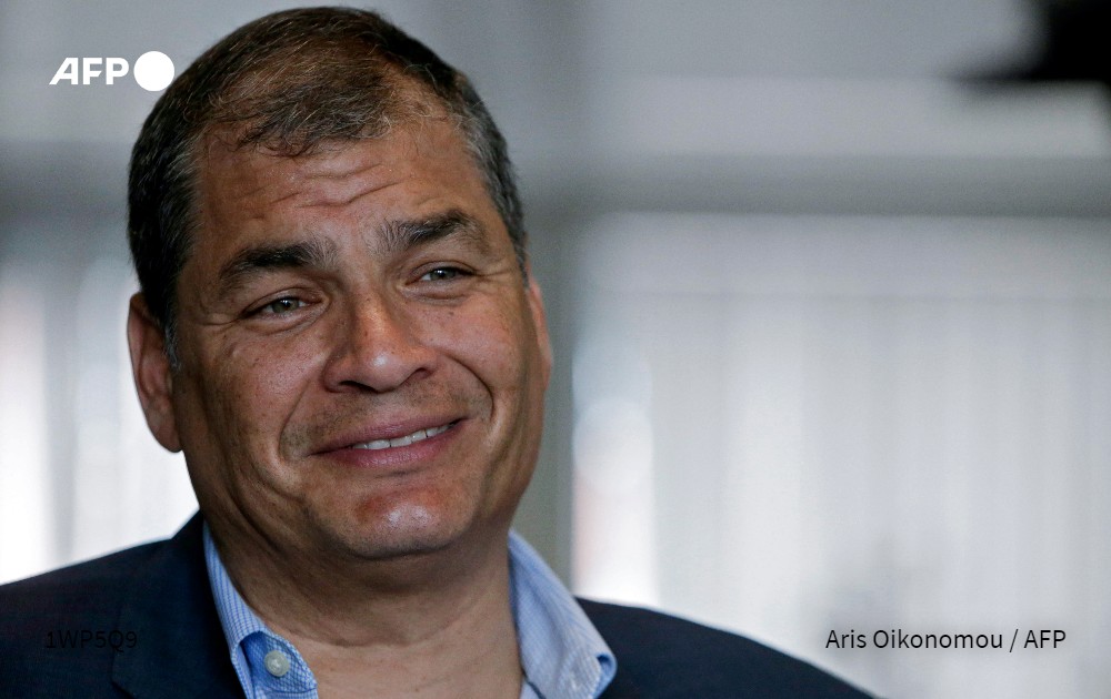 #ÚLTIMAHORA La justicia de Ecuador confirmó hoy, en última instancia, la condena a ocho años de cárcel contra el expresidente Rafael Correa por corrupción, lo que significa su muerte política cuando aspira a participar en los comicios de febrero #AFP