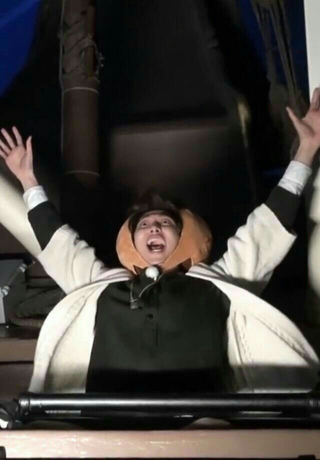 Namjoon being cute/ᵀⁱⁿʸ a thread <3