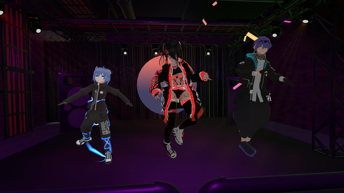 sayn_sth_'s tweet photo. 28:選曲がベストマッチすぎる!
おててがてしてし!つないで歩いてる!かわいい!
けもーーーーー”\\\\
29:さて今回ここに来た理由のかくでんさんの出番!
30:みんなのシャッフルがしびれる!
31:かくでんさんの足改変がめっちゃ映える!
32:もう最高でした!
#ゆーてるめもりー
#VRChat
#VSMF https://t.co/rYqDZploCG