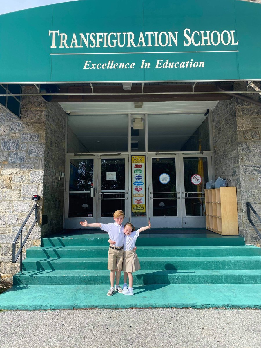 TransfigCS10591's tweet photo. These two are ready for the new school year! #TransfigStrong https://t.co/c7eeHzOsB3