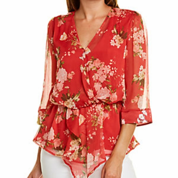 Kiby's tweet photo. So good I had to share! Check out all the items I'm loving on @Poshmarkapp from @Annette61832648 #poshmark #fashion #style #shopmycloset #vincecamuto #universal #louisvuitton: https://t.co/ntp4Lp4xRf https://t.co/UmMCN6Hmco