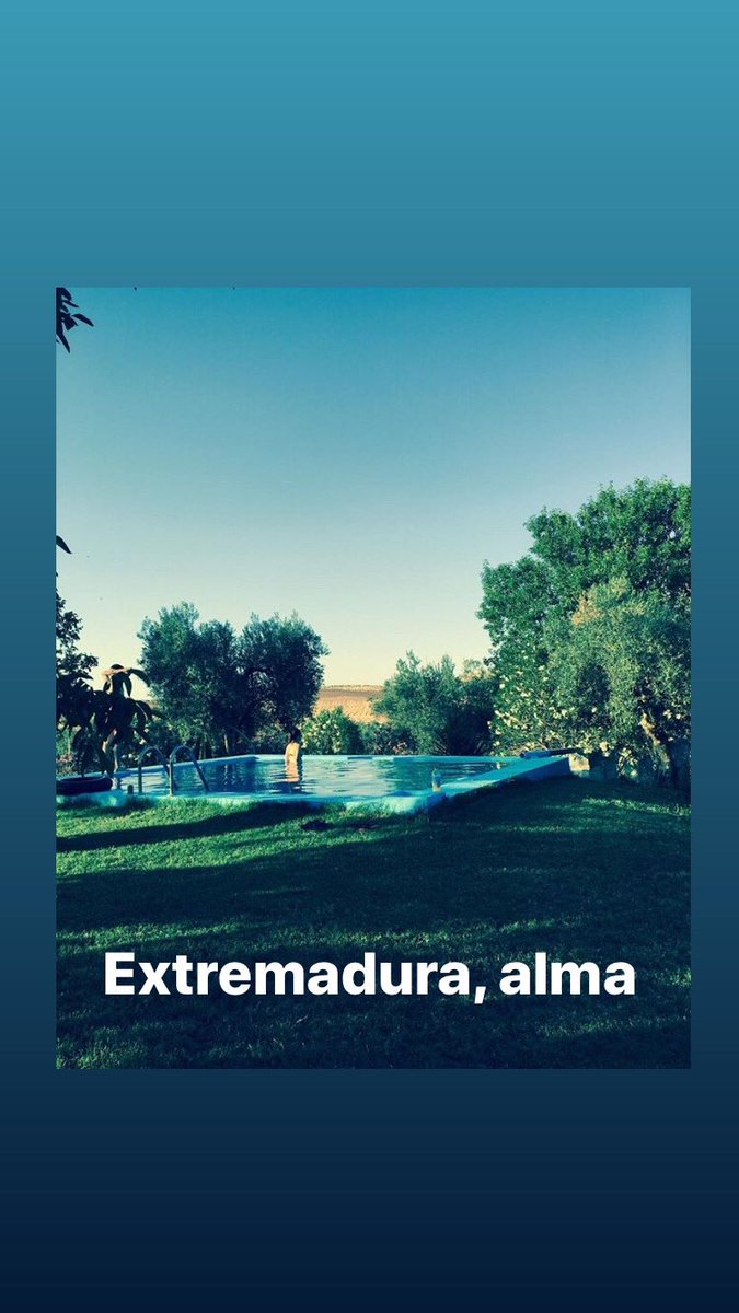 AlegraCuevas's tweet photo. Extremadura alma, Extremadura tierra, Extremadura de vida llena. #DíadeExtremadura https://t.co/YLoowOZcTe